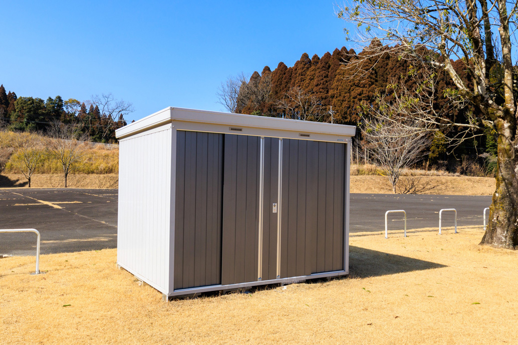 サッカー広場倉庫